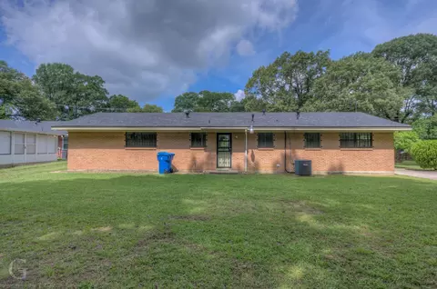 Exterior - 808 East St, Minden, LA 71055 photo 4 of 5
