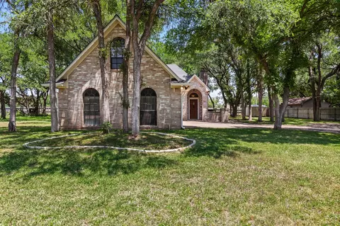 3009 Pioneer Cir, Woodway, TX 76712