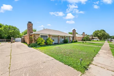 5714 Westchase Dr, North Richland Hills, TX 76180