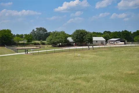 11001 Yankie Rd, China Spring, TX 76633