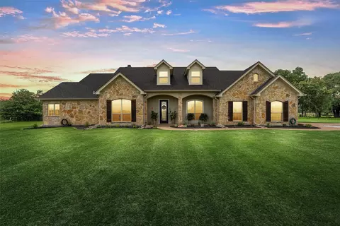 824 Lakeland Park Cir, Mart, TX 76664