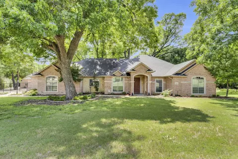 5 Remington Ct, Red Oak, TX 75154