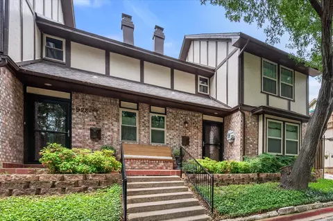 924 Chateau Valee Cir, Bedford, TX 76022