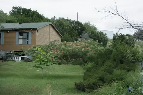 652 Woodhaven Dr, Springtown, TX 76082