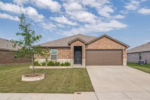 1302 Lowhill Dr, Royse City, TX 75189