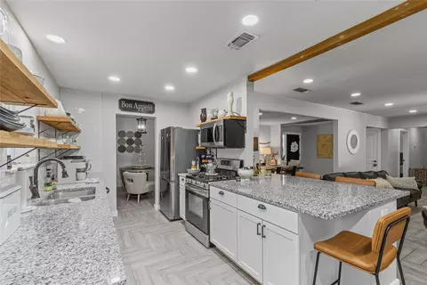 6201 Whitman Ave, Fort Worth, TX 76133