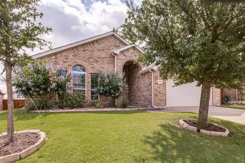 905 Ridge Dr, Little Elm, TX 75068