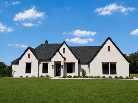 1037 Woodland Rd, Weatherford, TX 76088