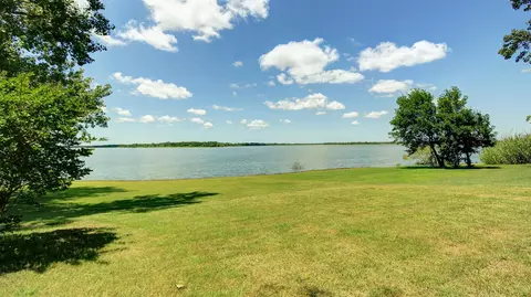 1307 Lakeshore Dr, Little Elm, TX 75068
