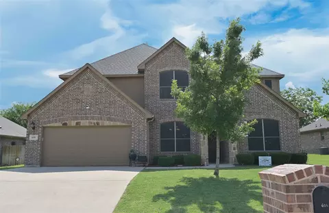 606 Brandt St, Grandview, TX 76050