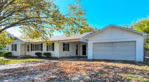 516 S Church St, Pilot Point, TX 76258