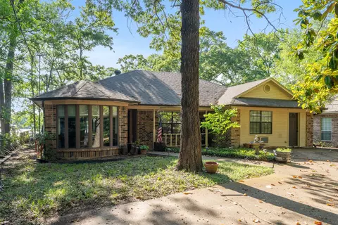 239 Callender Lake Dr, Murchison, TX 75778