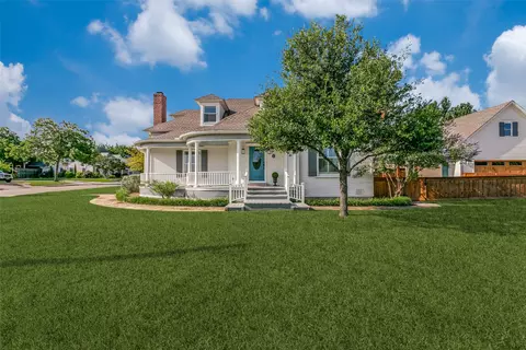 428 E Wall St, Grapevine, TX 76051 photo 4