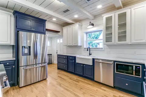 428 E Wall St, Grapevine, TX 76051 photo 18