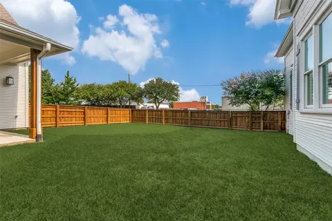428 E Wall St, Grapevine, TX 76051 photo 36