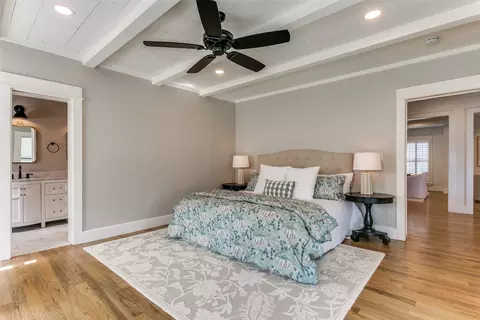 428 E Wall St, Grapevine, TX 76051 photo 25