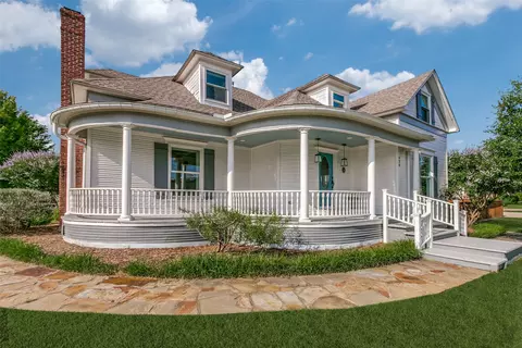 428 E Wall St, Grapevine, TX 76051 photo 5