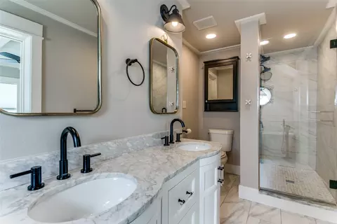 428 E Wall St, Grapevine, TX 76051 photo 27