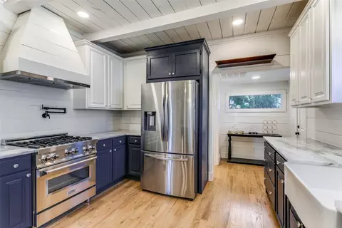 428 E Wall St, Grapevine, TX 76051 photo 21