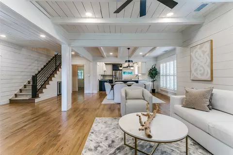 428 E Wall St, Grapevine, TX 76051 photo 12