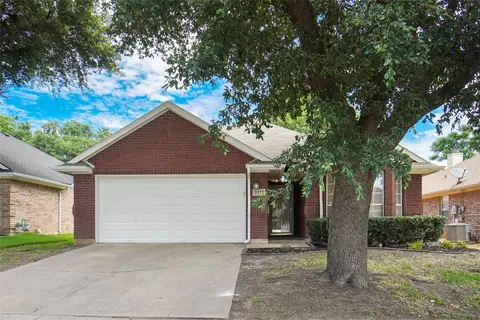 2233 Tiffany Glenn Ct, Bedford, TX 76021