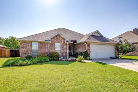 320 Westgate Dr, Aledo, TX 76008