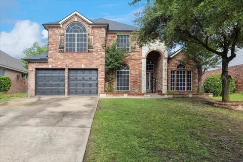 8 Pinedale Ct, Mansfield, TX 76063