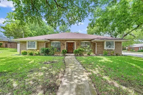 1011 Plateau Dr, Duncanville, TX 75116