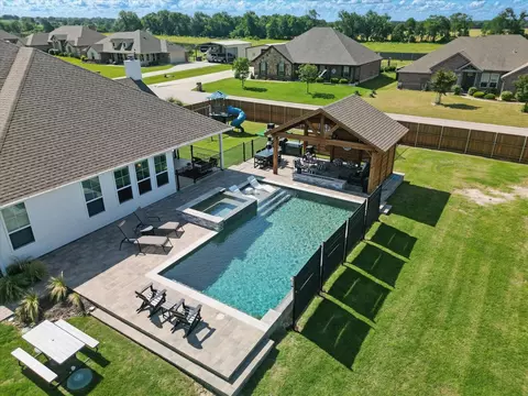 403 Water Fall Ln, Nevada, TX 75173