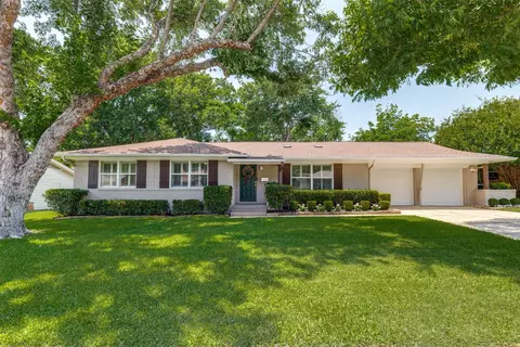 9435 Green Terrace Dr, Dallas, TX 75220