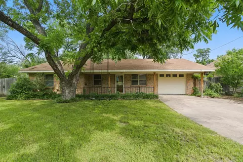 805 S Rusk St, Weatherford, TX 76086