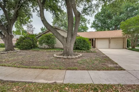 1122 Gloucester Ct N, Irving, TX 75062