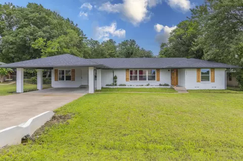 1404 Country Club Rd, Ennis, TX 75119