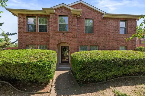 712 Forest Crk, Desoto, TX 75115