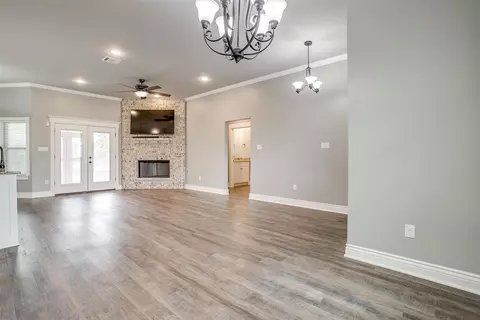 8228 Bruntsfield Loop Dr, Cleburne, TX 76033 photo 12