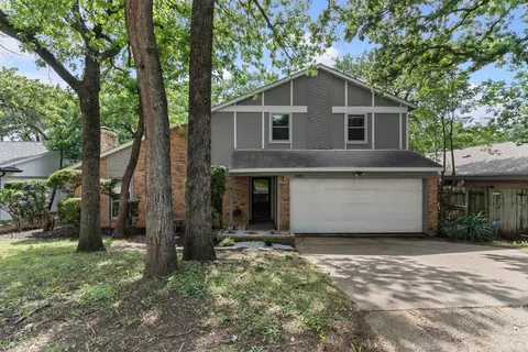 4910 Crest Dr, Arlington, TX 76017