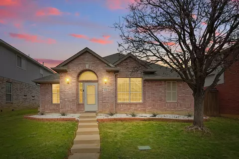 1689 Big Bend Dr, Lewisville, TX 75077