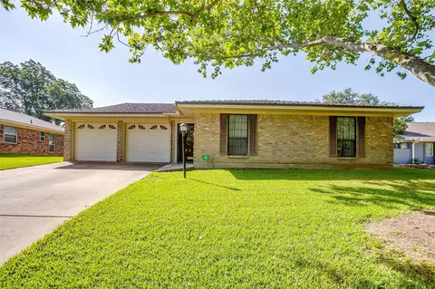 6417 Winifred Dr, Fort Worth, TX 76133