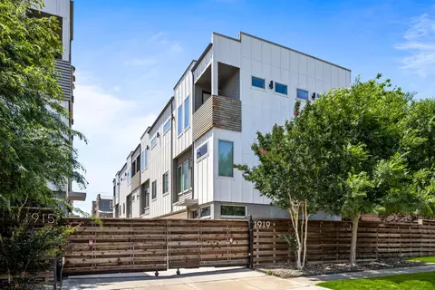 1919 Summit Ave #2, Dallas, TX 75206