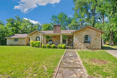 821 Columbia St, Beverly Hills, TX 76711
