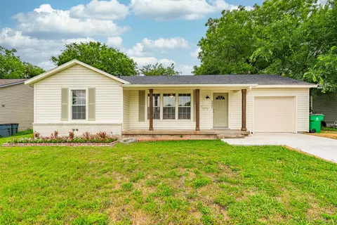 3605 Swan St, Haltom City, TX 76117