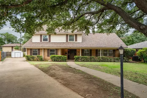 200 Hillcrest Ct, Irving, TX 75062