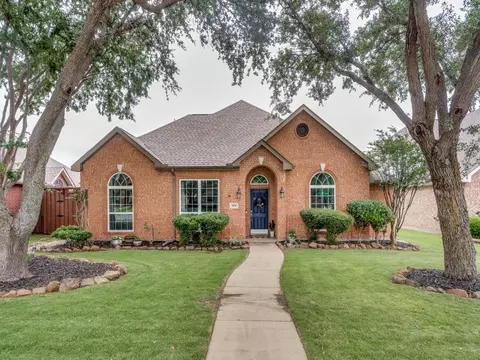 1676 Castle Pines Dr, Frisco, TX 75036