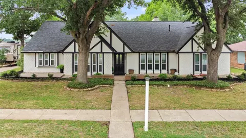 5909 Lakeshore Dr, Rowlett, TX 75089