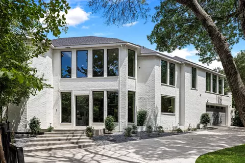 704 Kessler Lake Dr, Dallas, TX 75208