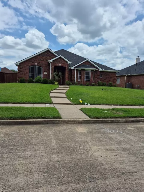 206 Annette St, Lancaster, TX 75146
