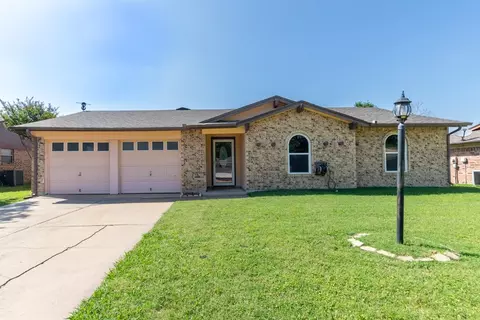 4501 Mink Dr, Haltom City, TX 76117