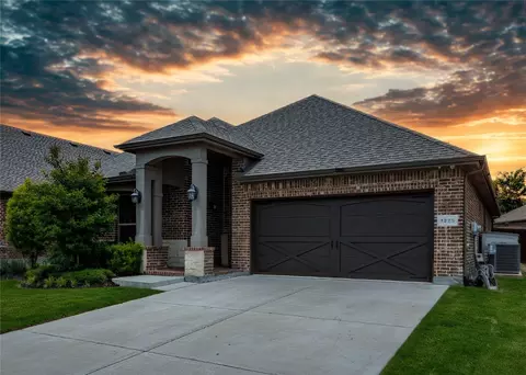 1225 Lynn Dr, Arlington, TX 76002