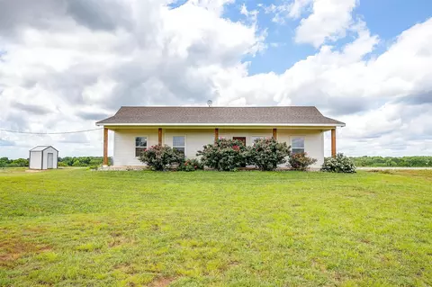 950 Fox Rd, Millsap, TX 76066