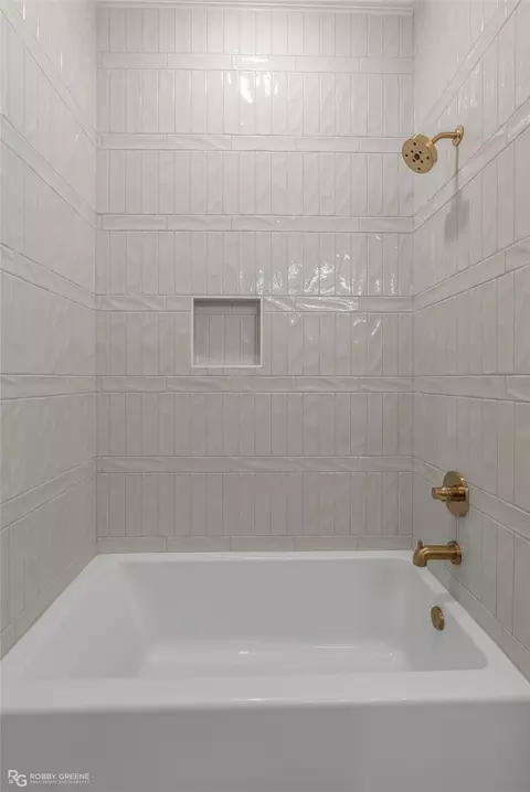 Bath - 45 Turtle Creek Dr, Benton, LA 71006 photo 6 of 7